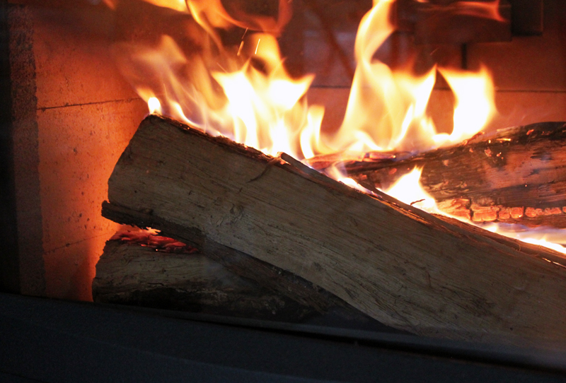 A Step-by-Step Guide on How to Light a Fire in Your Chiminea