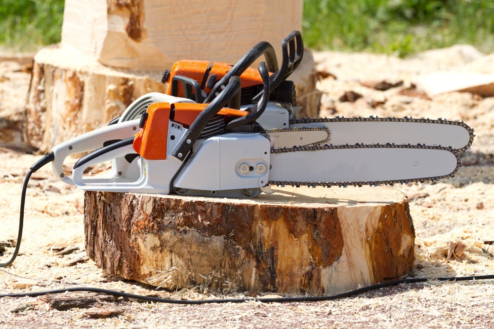 Clean A Chainsaw